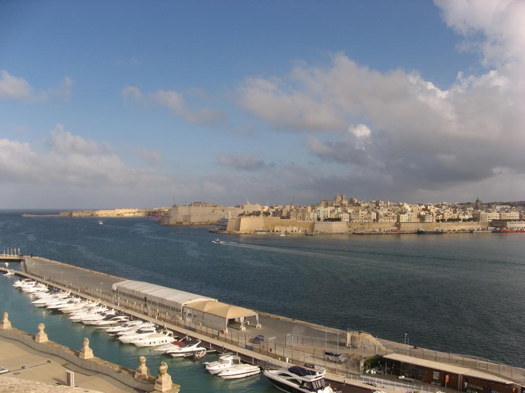 Valletta Gateway Maisonette Apartment Luaran gambar