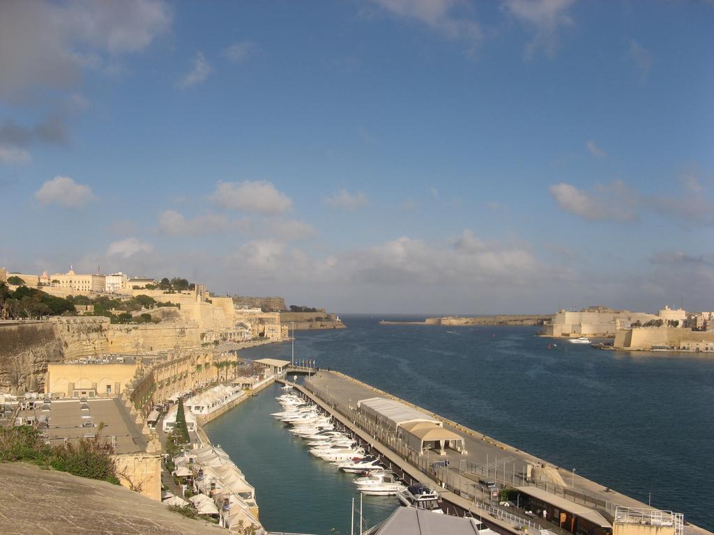 Valletta Gateway Maisonette Apartment Luaran gambar