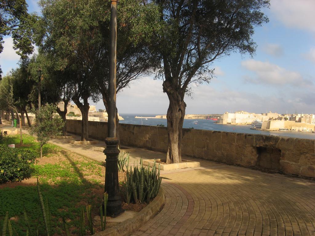 Valletta Gateway Maisonette Apartment Luaran gambar