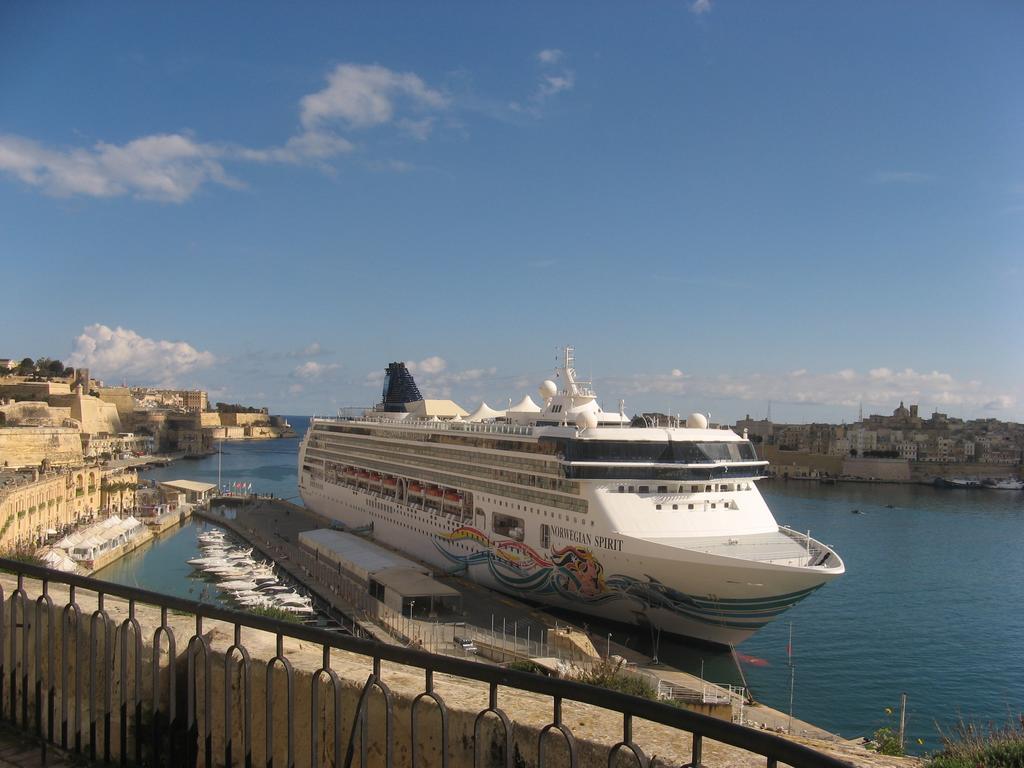 Valletta Gateway Maisonette Apartment Luaran gambar